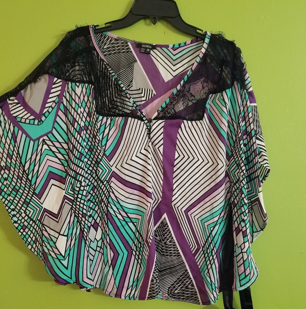 NWT XOXO Women's sheer geometric flowy top SZ M